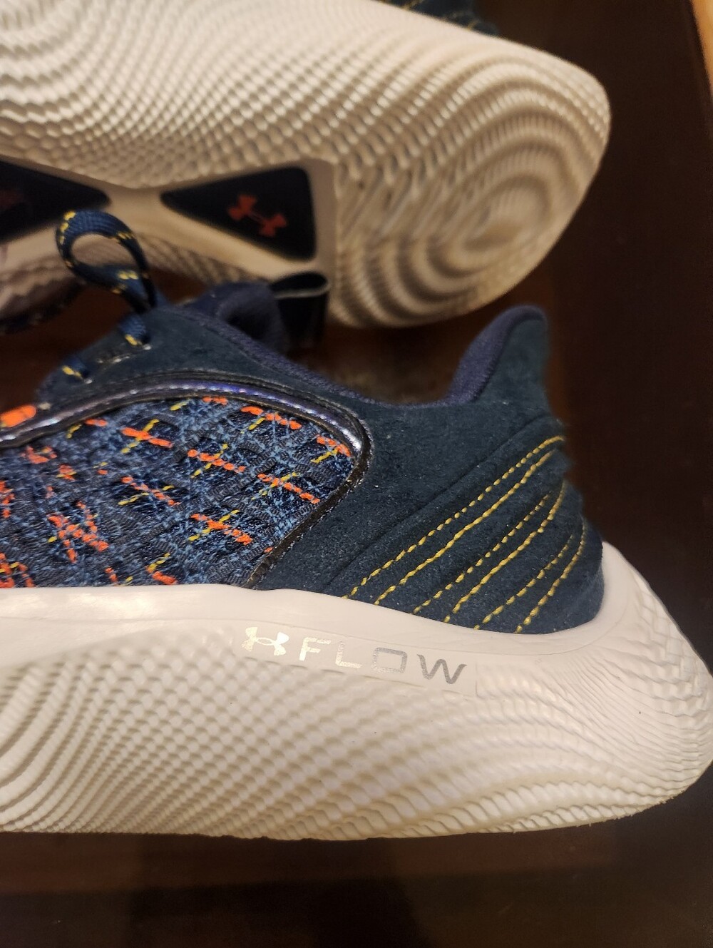 Under Armour Curry Flow Sneakers Size  M10 W11.5 - Picture 4 of 12